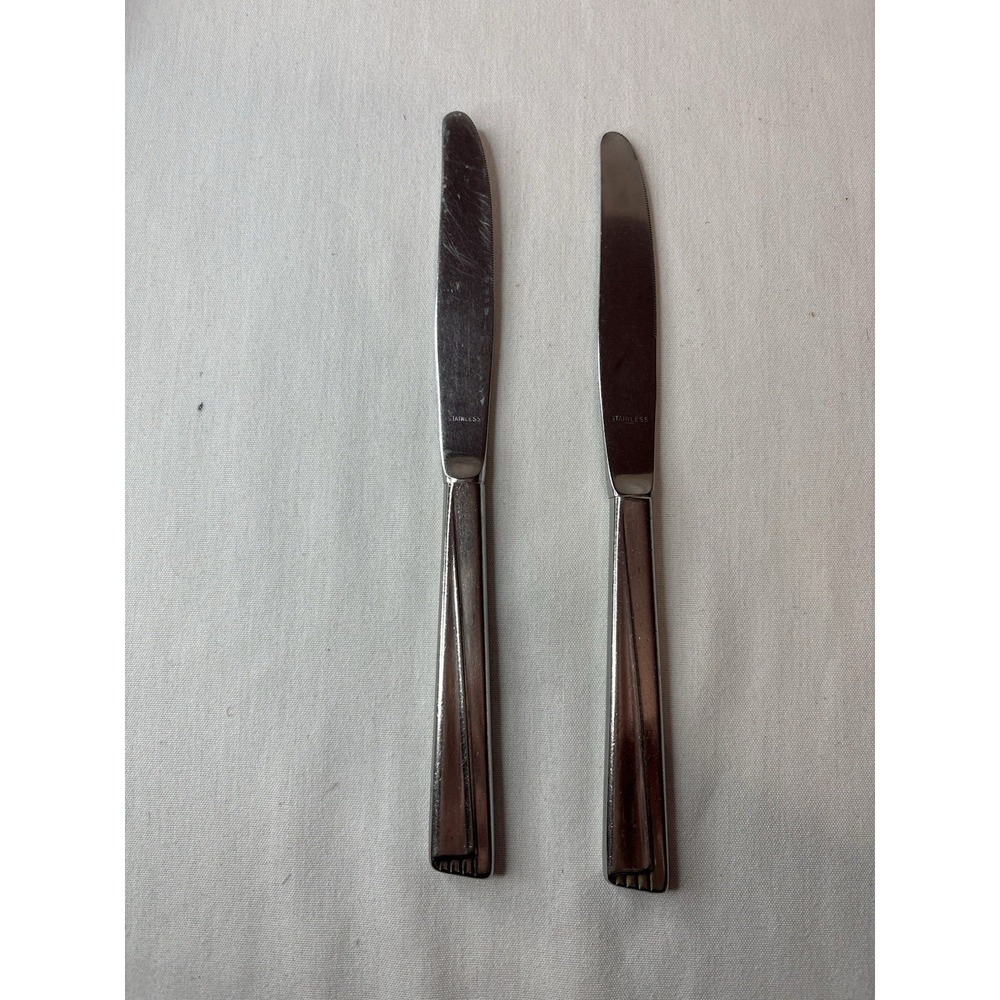 WM Rogers Set of 2 Stainless Steel Silver Dinner Knives Geometric Handle 8.5-in